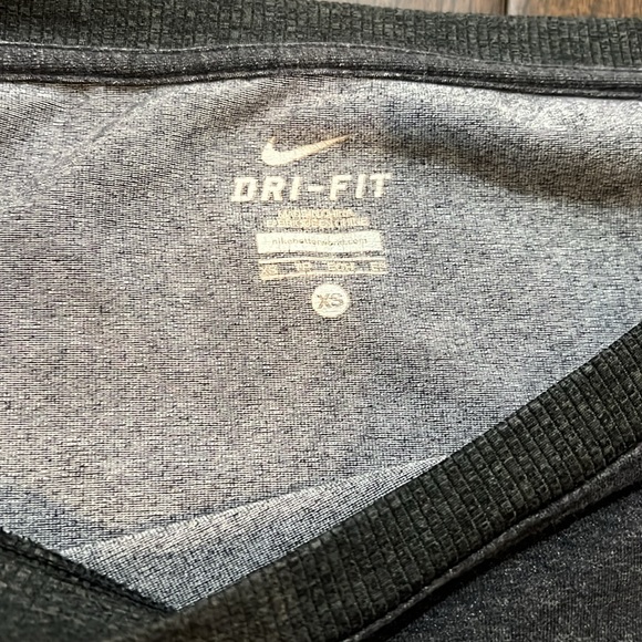 Xs Dri-fit gray sweatshirt xs - Picture 2 of 3